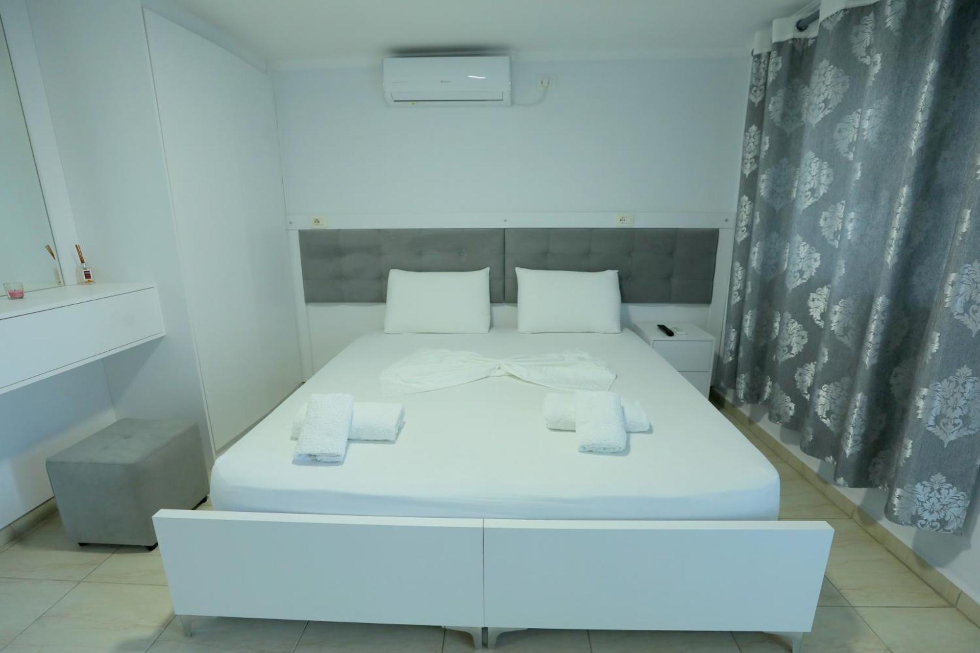 Villa Kevin'S Saranda Extérieur photo