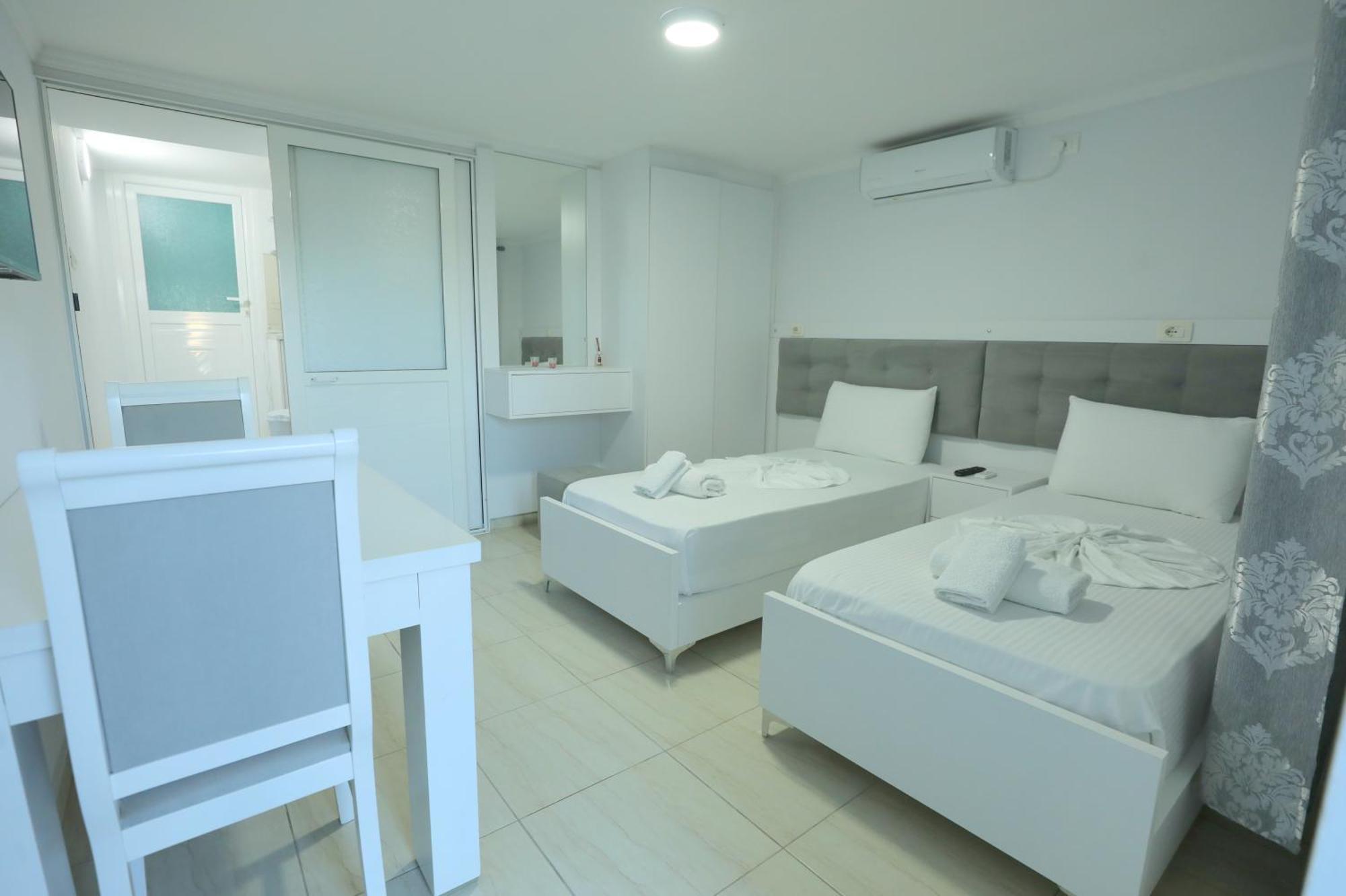 Villa Kevin'S Saranda Extérieur photo