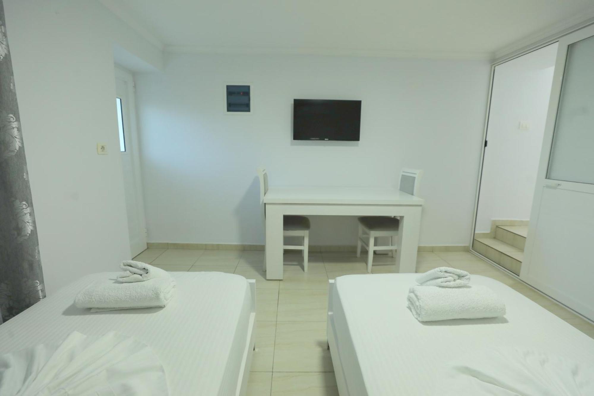 Villa Kevin'S Saranda Extérieur photo