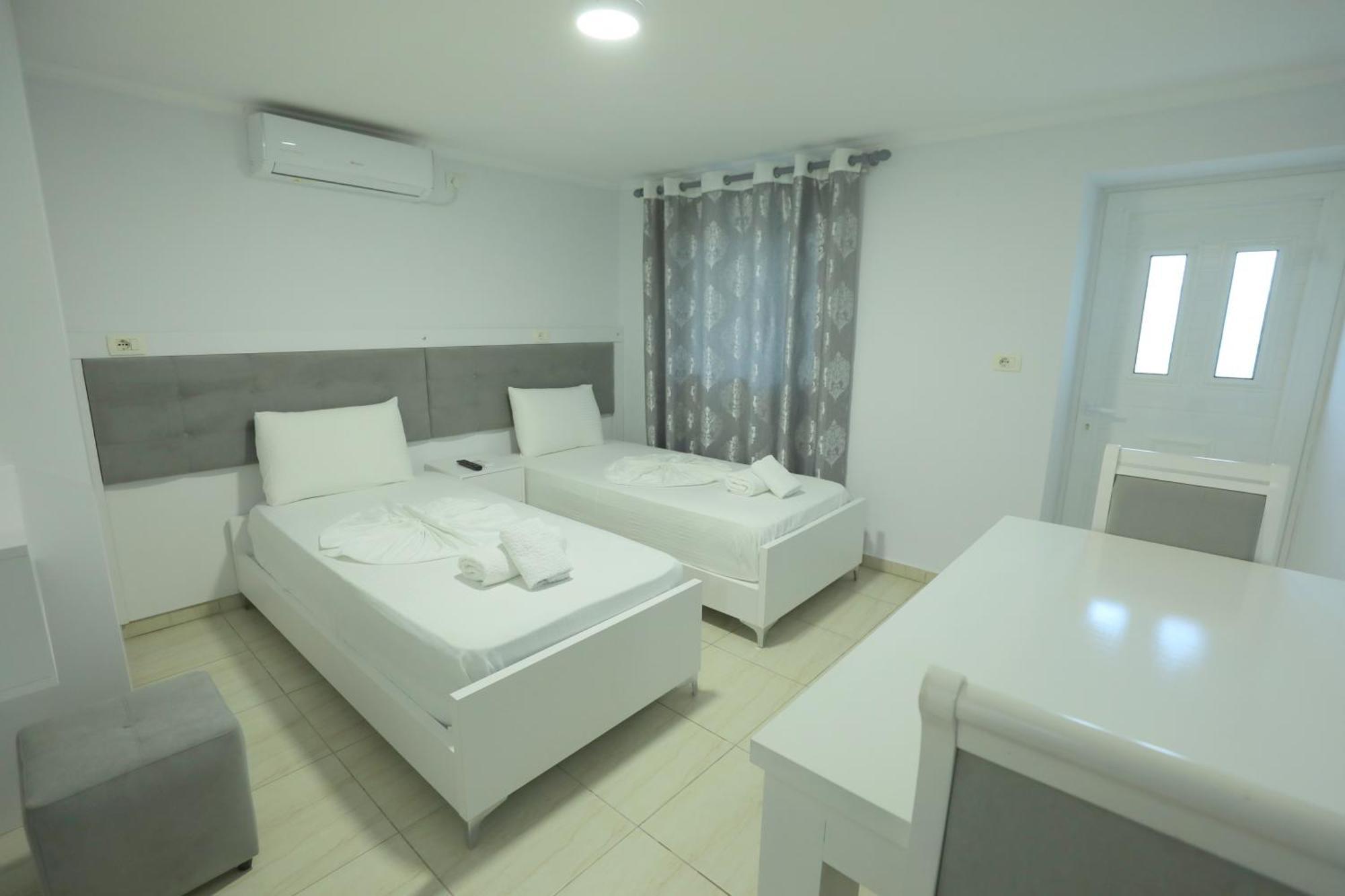Villa Kevin'S Saranda Extérieur photo